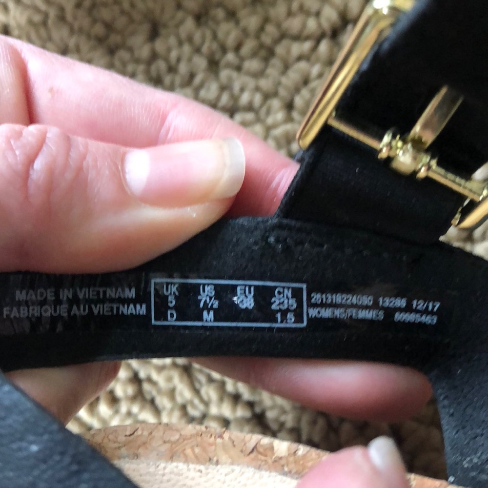 Clarks Heels - Picture 5 of 7